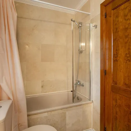 Exclusive Americas 아데제