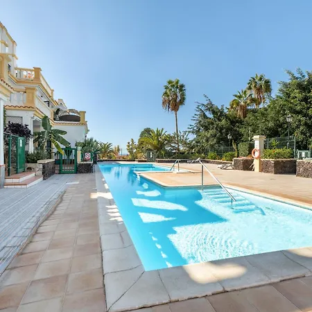 Americas 2 Bedroom Apartament